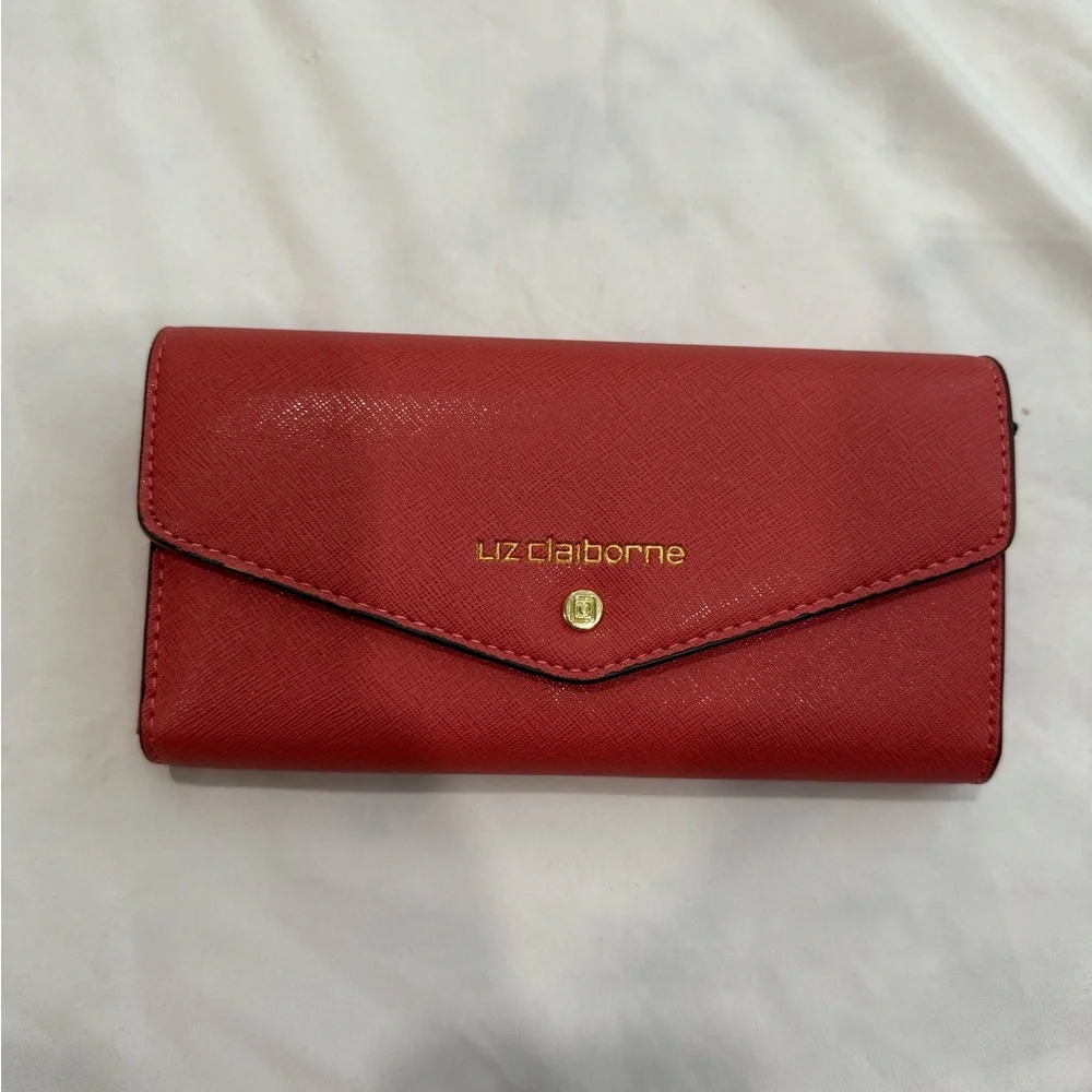 Liz Claiborne Classic Coral Wallet - Picture 2 of 3